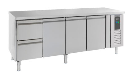 700 Refrigerated Counter 3 Doors And 2 Drawers