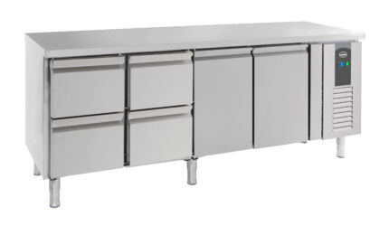 700 Refrigerated Counter 2 Doors And 4 Drawers